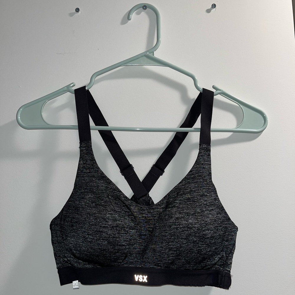 Victoria’s Secret Sport racerback sports bra - black, size 32B